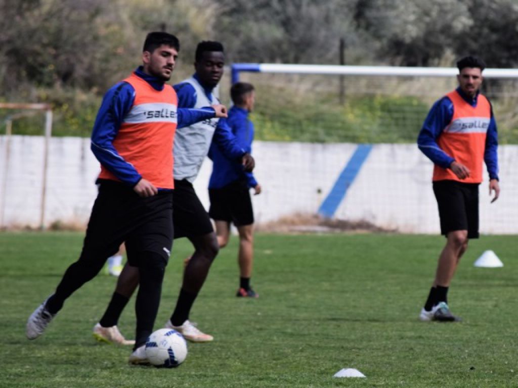 Δύο απουσίες στα Χανιά