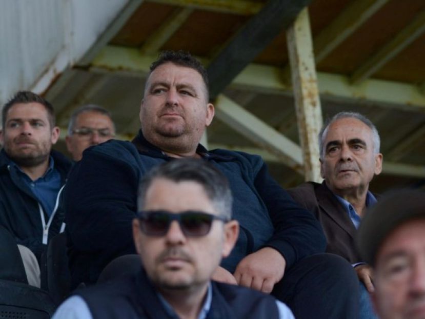 «Δεν πλησιάζει όποιος έβλαψε»
