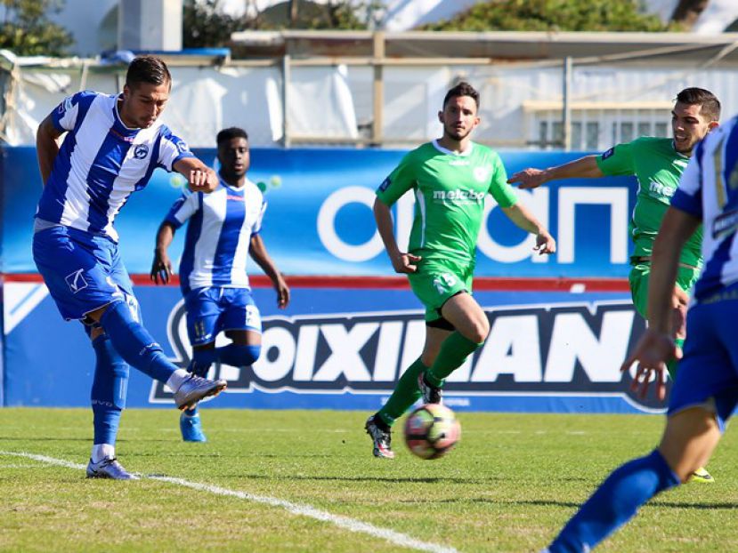 Ελλείψεις μεσοεπιθετικά
