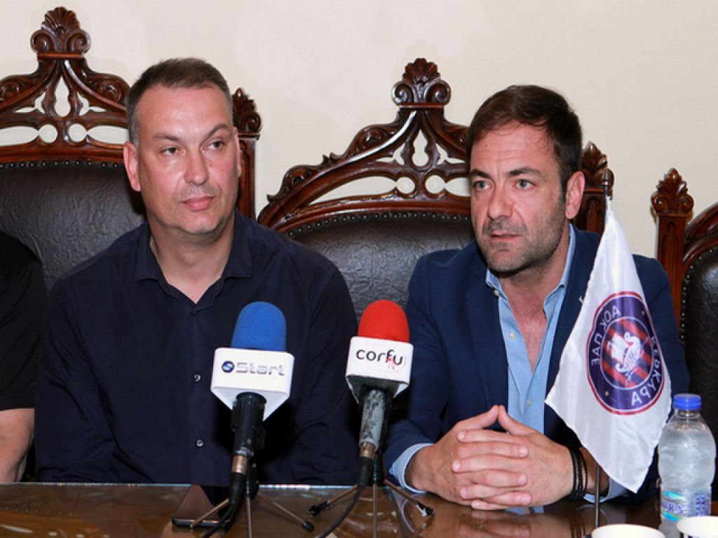 «Σαν να μην έφυγα μια μέρα»