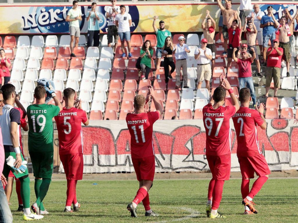 Παίζει με Δόξα Δράμας