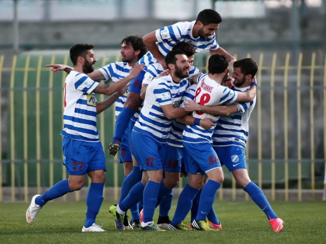 Καλλιθέα για ψηλά