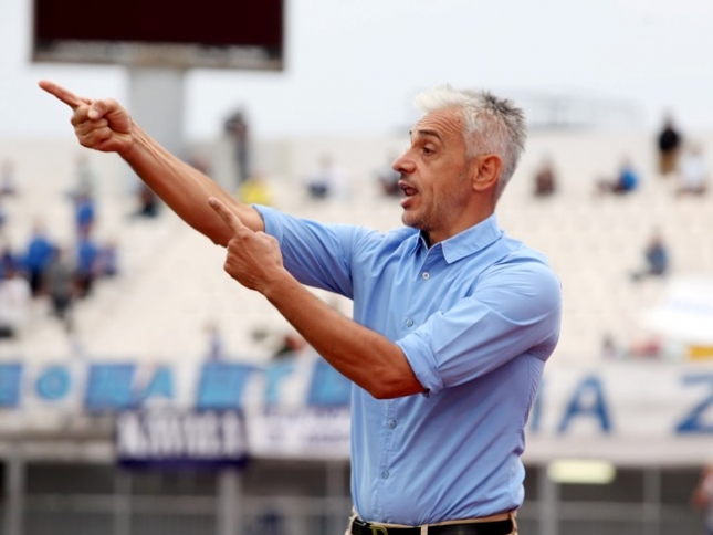 Στηρίζει Χαραλαμπίδη