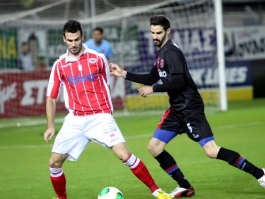 Ζητά δικαίωση με Αυλωνίτη