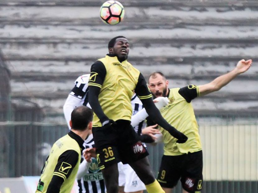 Με 19άδα στο Αιγίνιο