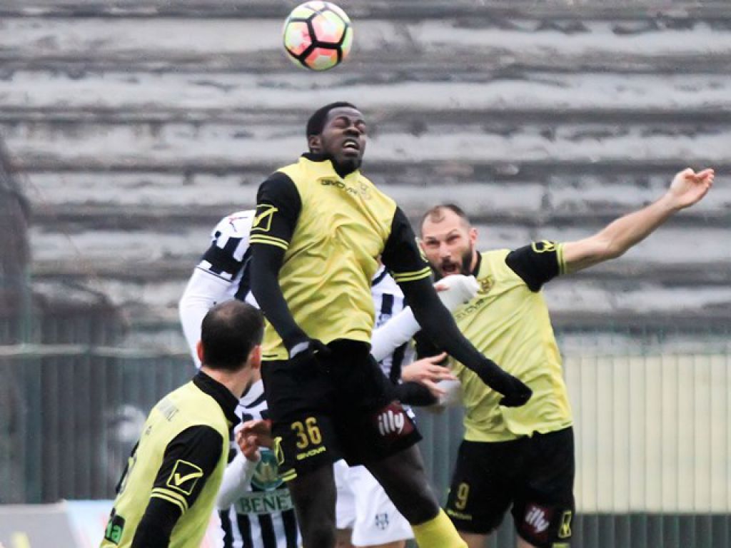 Με 19άδα στο Αιγίνιο