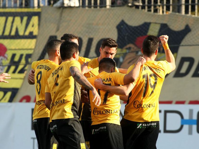 Για τη 10η νίκη…