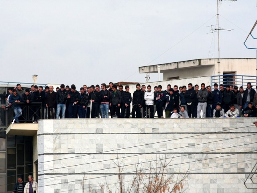 Κλειστές πόρτες σε Εύοσμο, Καισαριανή