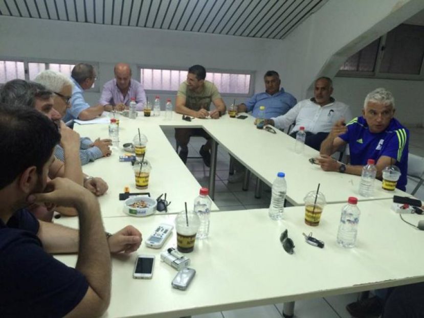 Τριμελής επιτροπή