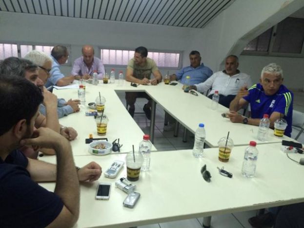 Τριμελής επιτροπή