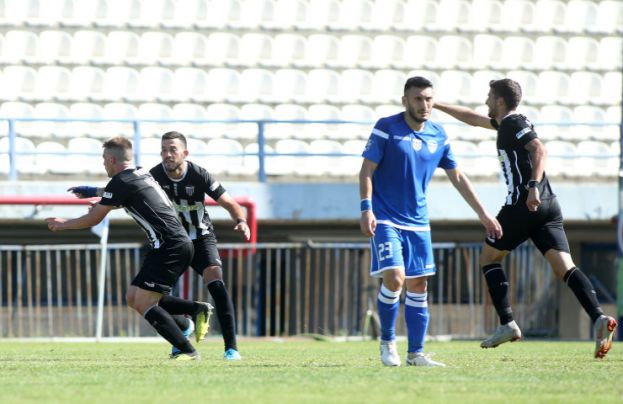 Στη γύρα για προπονητή