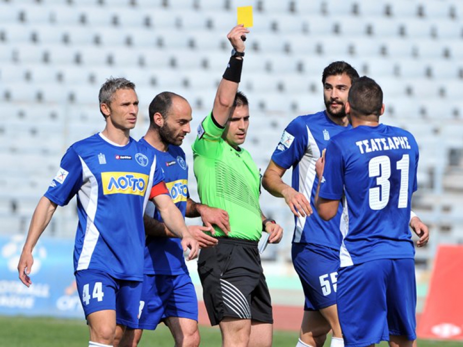 97.000 ευρώ σε… κάρτες!