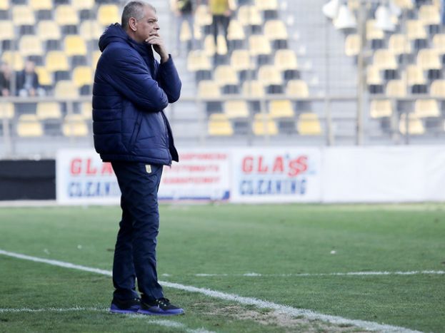 «Αν αυτό είναι παραίτηση…»