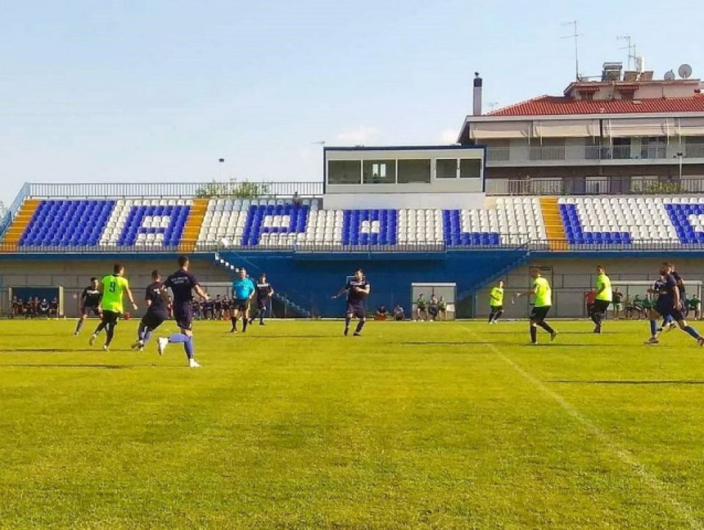 Στον αέρα το φιλικό