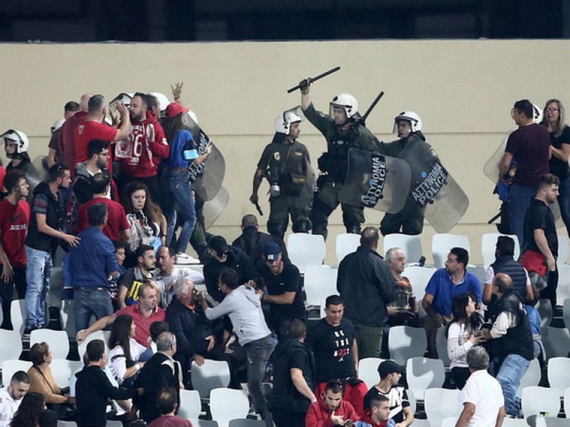 Τα επεισόδια στην Πάτρα (photos)