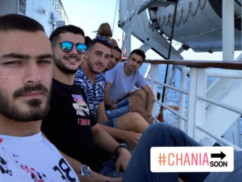 Στο πλοίο οι νέοι