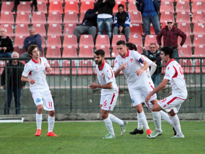 «Θα σέβεστε»! (photo)
