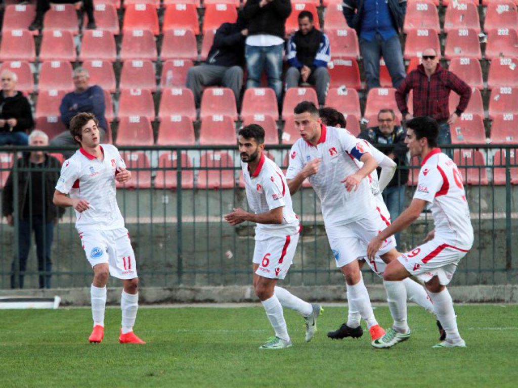 «Θα σέβεστε»! (photo)