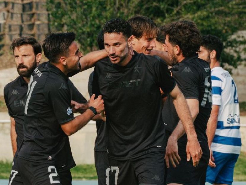 Ανανέωσε ο 36χρονος Μανιάς