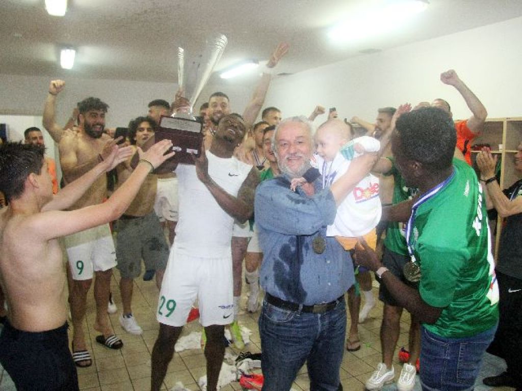 Οι πανηγυρισμοί της ανόδου (pics)