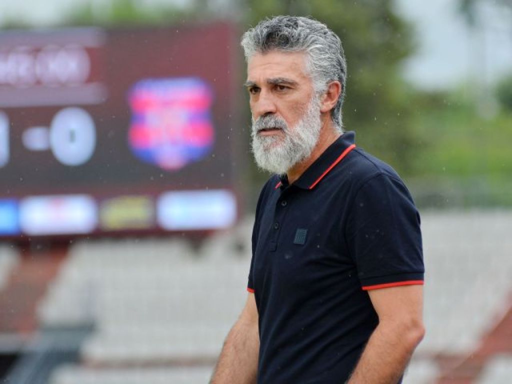 Έφυγε ο Διγκόζης