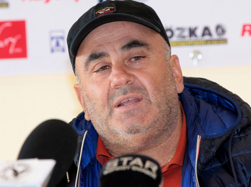 Στην Κίνα ο Μπύρος