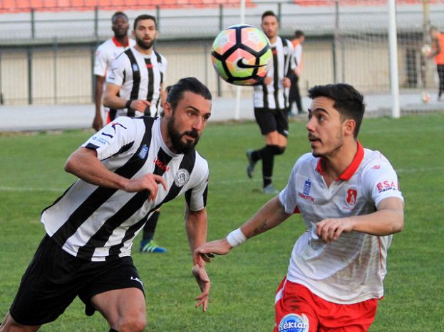 «Γκρεμίσαμε ό,τι χτίσαμε»