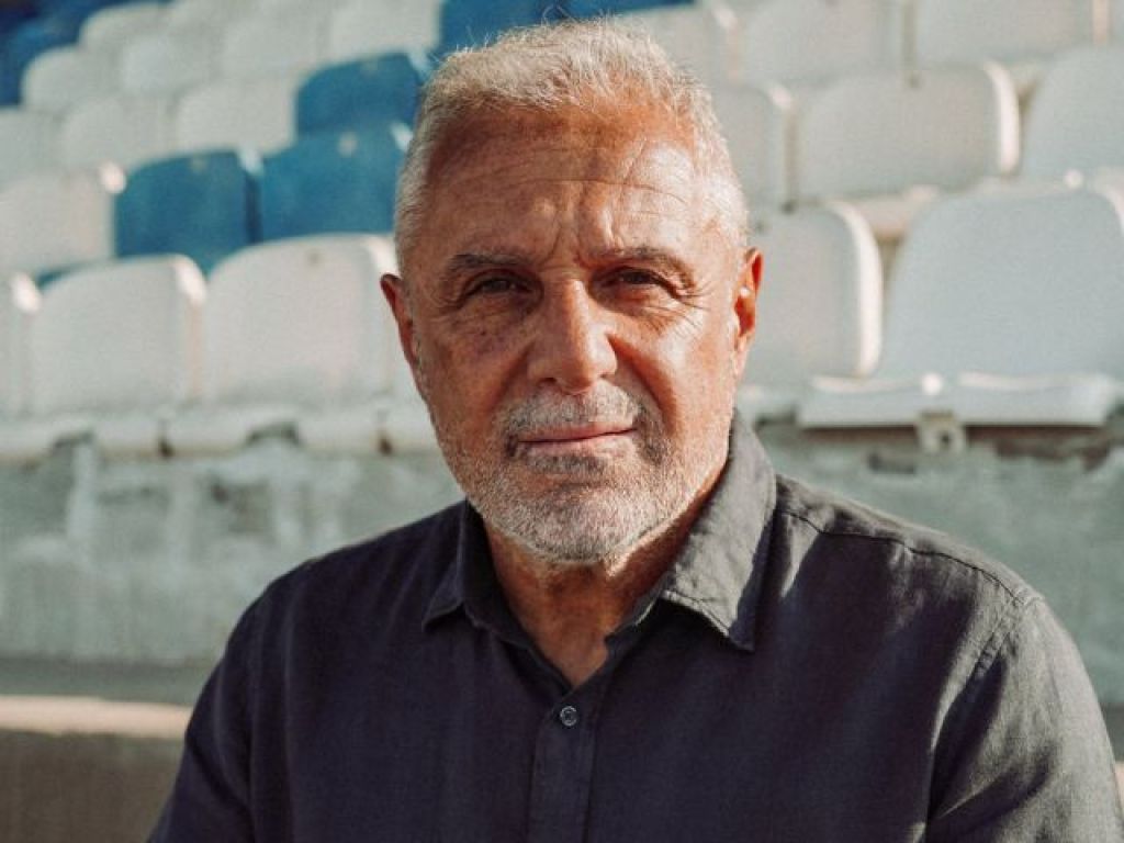 Το τιμόνι στον Βοσνιάδη