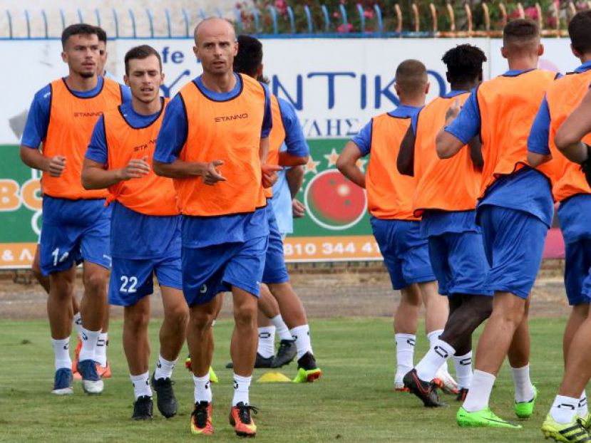 Επισημοποίησε εννέα διαζύγια