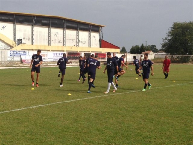Περιμένει τρεις ο Διγκόζης