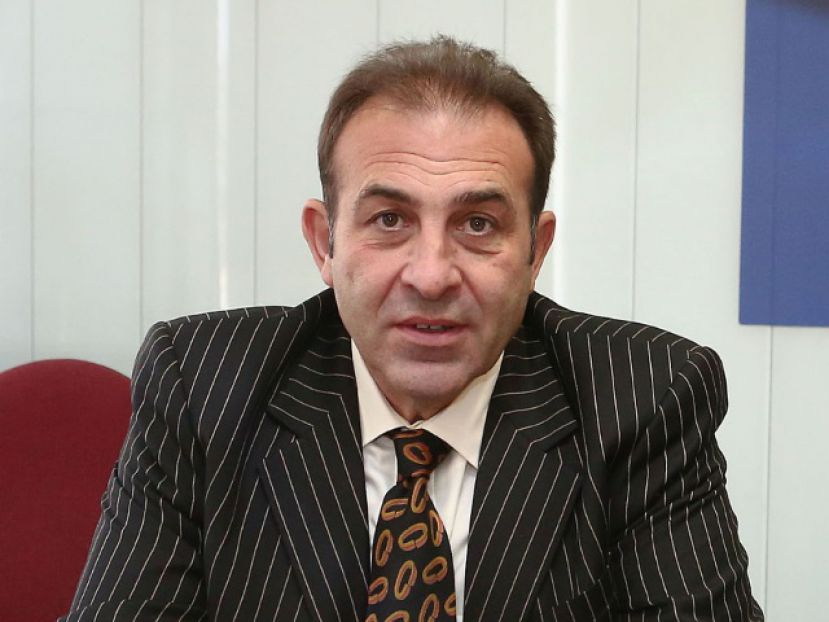 «Να διακοπεί το πρωτάθλημα»