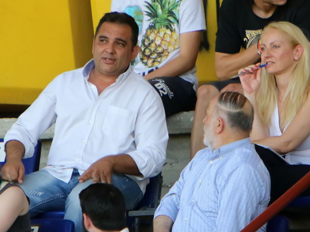«Όλα εκτός πραγματικότητας»