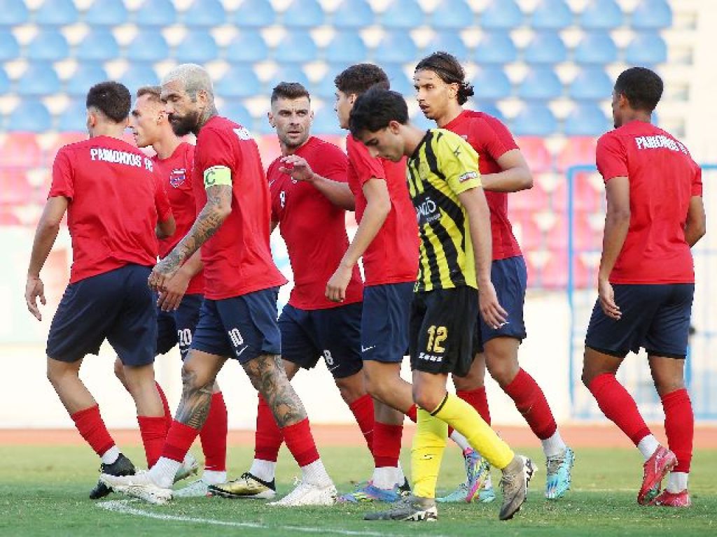 Εξάρα στο πρώτο φιλικό