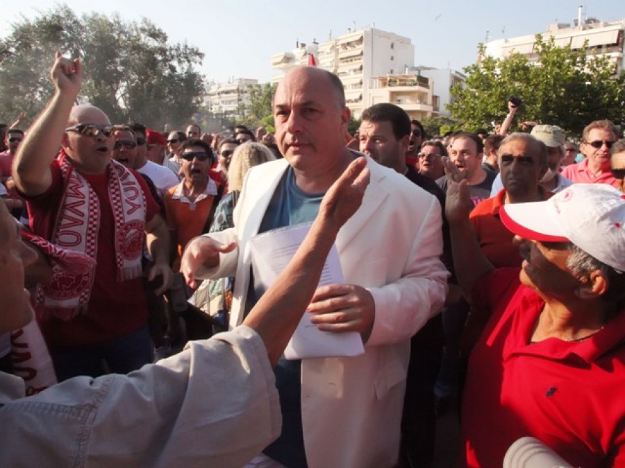 Στο γήπεδο με… δώρα ο Μπέος