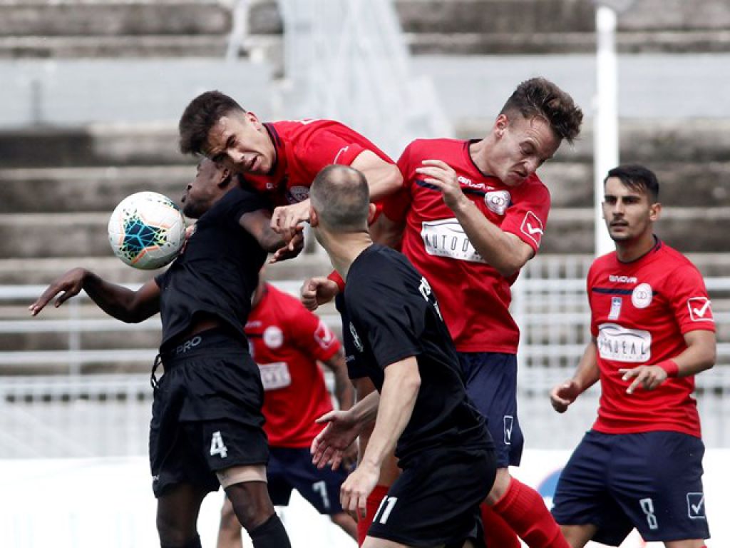 Τρεις για την 11η θέση