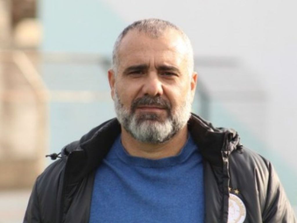 Απαιτεί απόλυση Γκώνια!