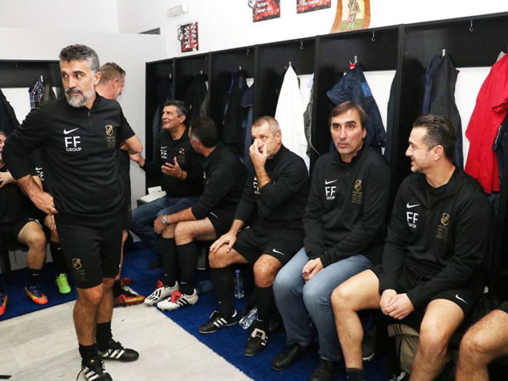 «Έχω μηνύματα…»