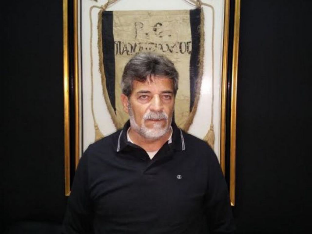 Στο τιμ ο Χαρίτος