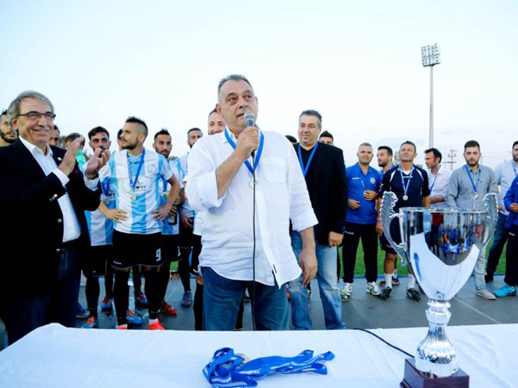«Σκέφτομαι αποχώρηση»