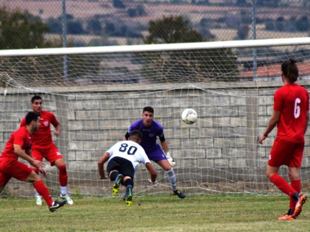 Τεσσάρα Δόξας στον Αιγινιακό