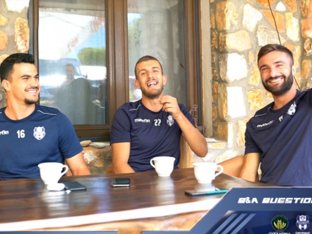 O «παντόφλας» και ο «άσχημος» (video)