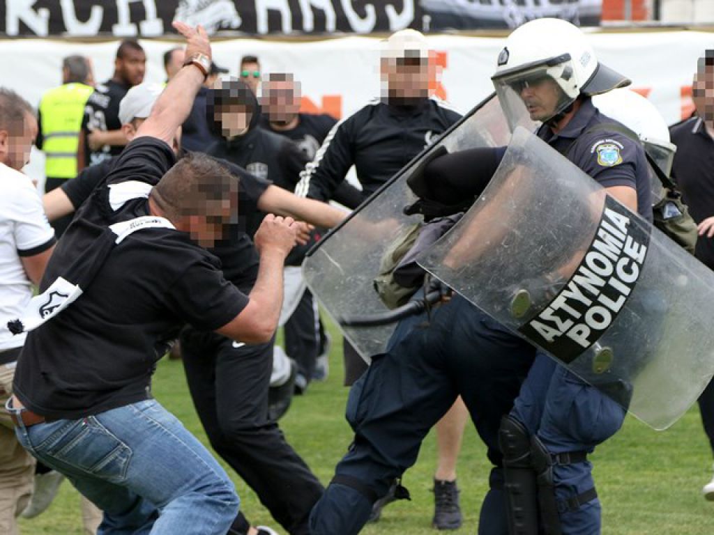 Πρόστιμο και τιμωρία έδρας