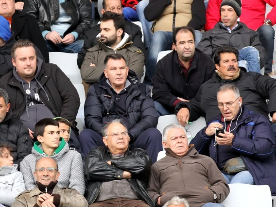 Ψάχνει κάτι καλύτερο