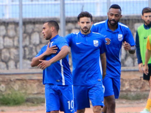 Τελικά χωρίς φιλικό