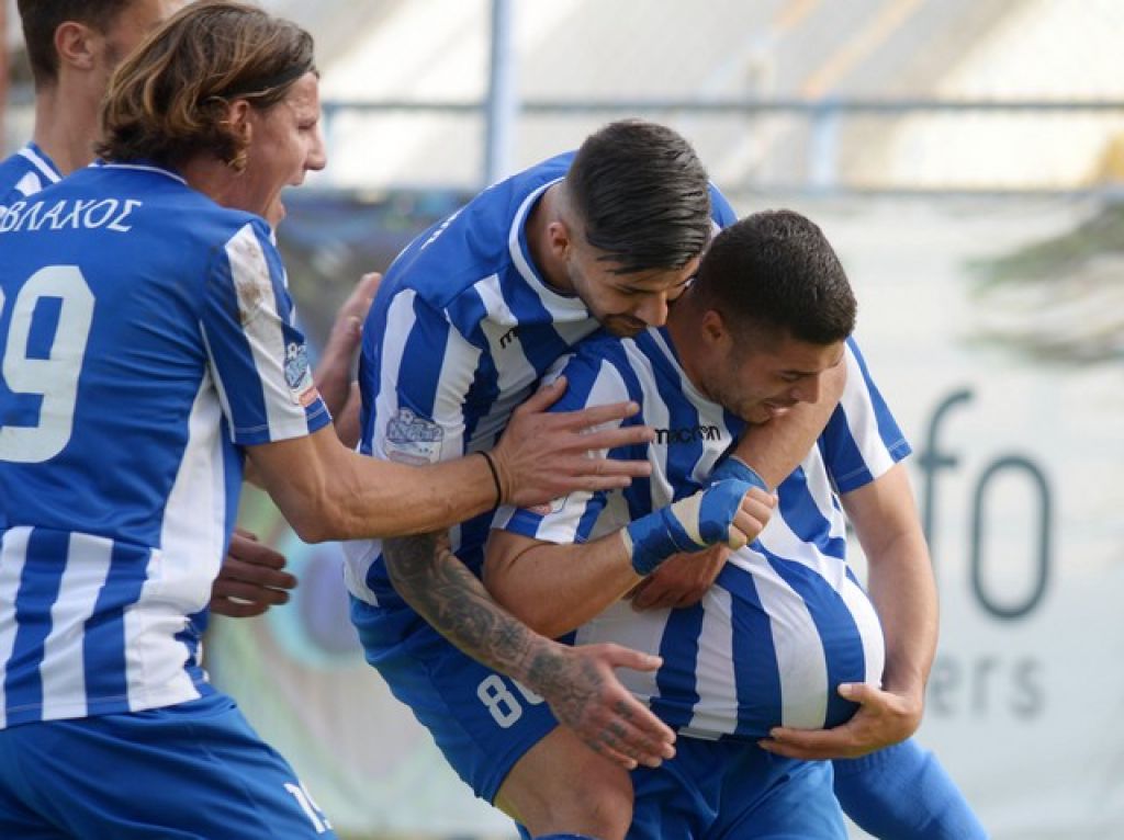 Με Πιαστόπουλο, χωρις Χοτζάλι