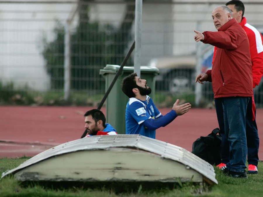 Επαφές για δανεικούς