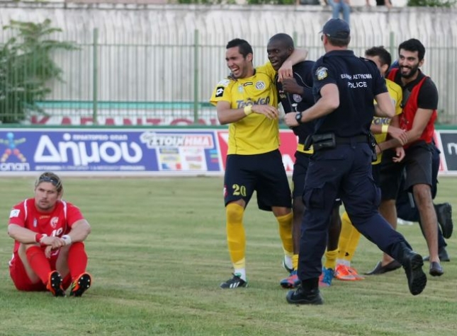 Λύση στο γηπεδικό