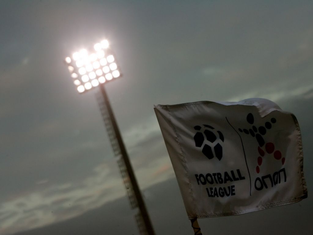 «Πρέπει να ζήσει η Football League»