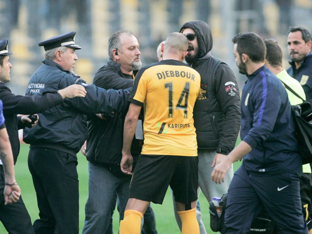 Ισοπαλία με γιούχα!