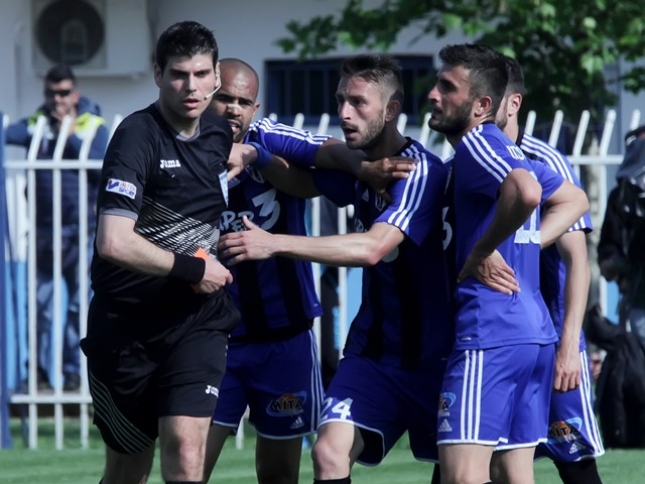 13άρι στο… κόκκινο